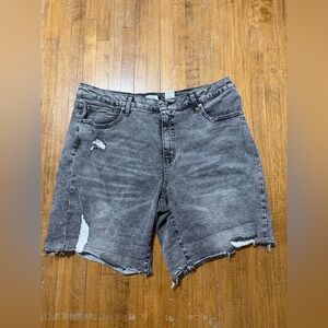 Time and Tru Womens Grey Acid Wash HighRise Bermuda Short Size 16 Casual Stretch